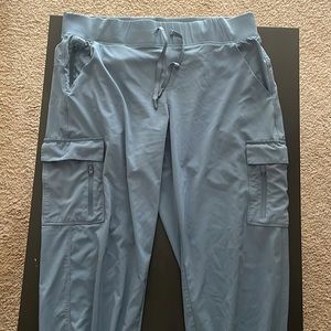 Women’s athletic cargo pant